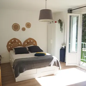 Apartamento Terrasse, Vue Sur Jardin Arbore Et Place De Parking, Rennes